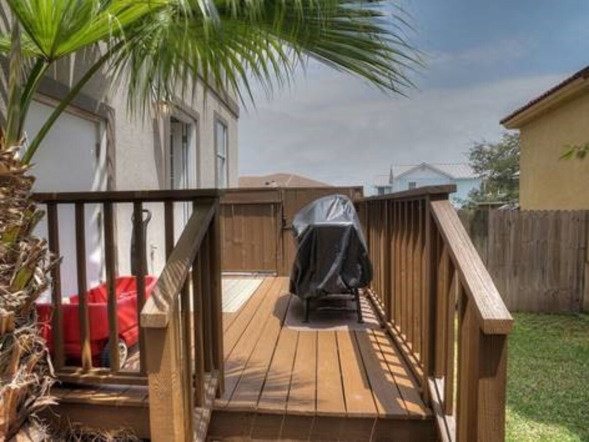 Photo 8 of Destin Oasis Private Pool & Golf cart Beachside Sleep 10 King Summer Deals!!