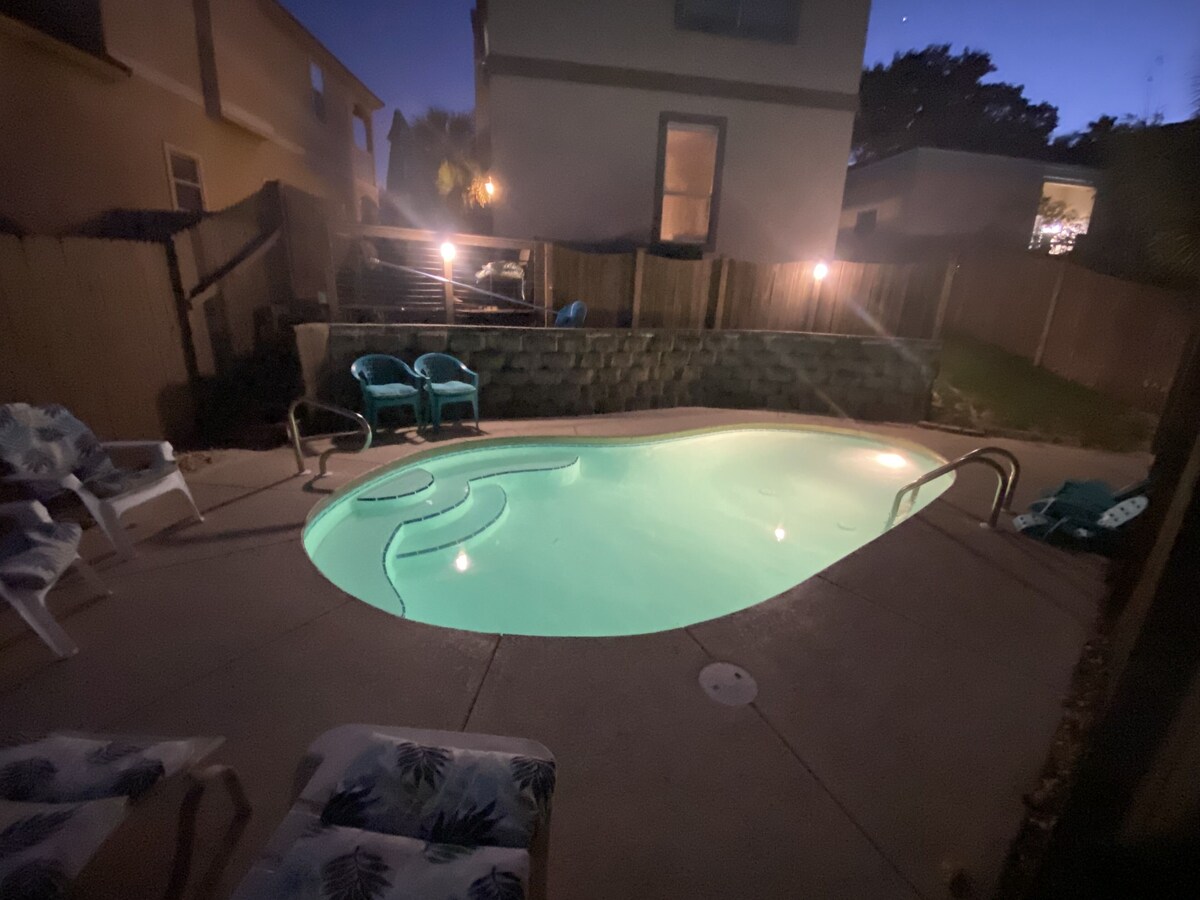 Photo 11 of Destin Oasis Private Pool & Golf cart Beachside Sleep 10 King Summer Deals!!