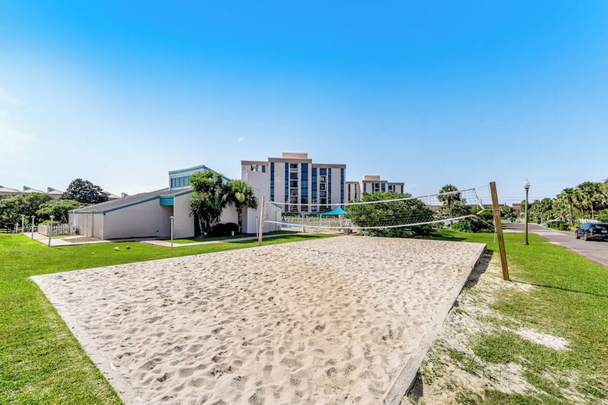 Photo 28 of Destin Oasis Private Pool & Golf cart Beachside Sleep 10 King Summer Deals!!