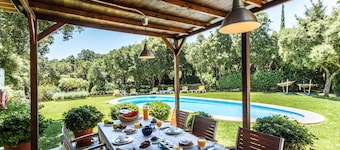 Villa Can Llamas besieged amidst fragrant pines an oaks