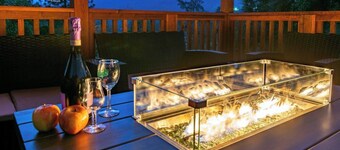 Waterfall Lodge near Yosemite. Playground, Hot Tub