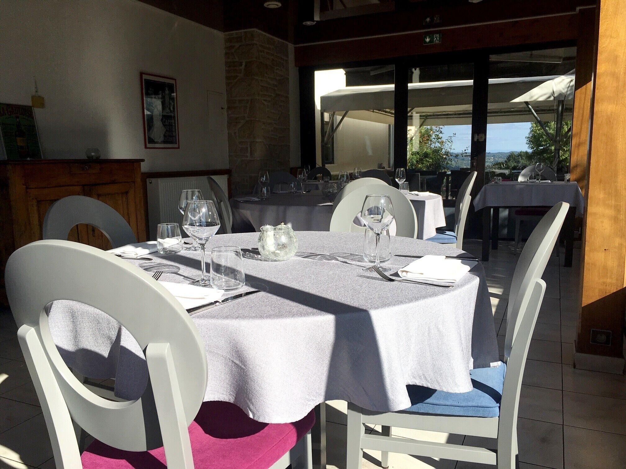 lunch and dinner served, regional cuisine