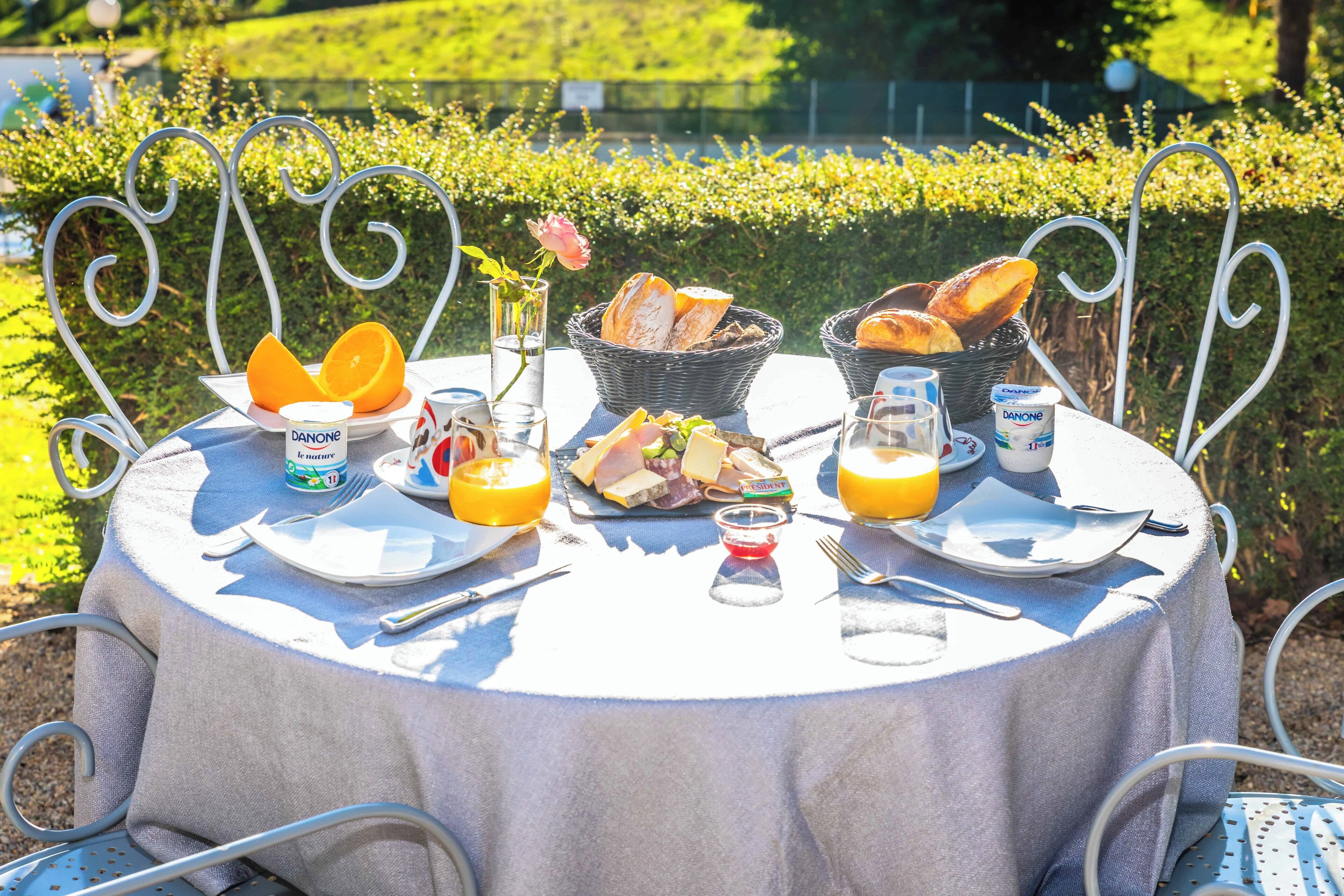 lunch and dinner served, regional cuisine