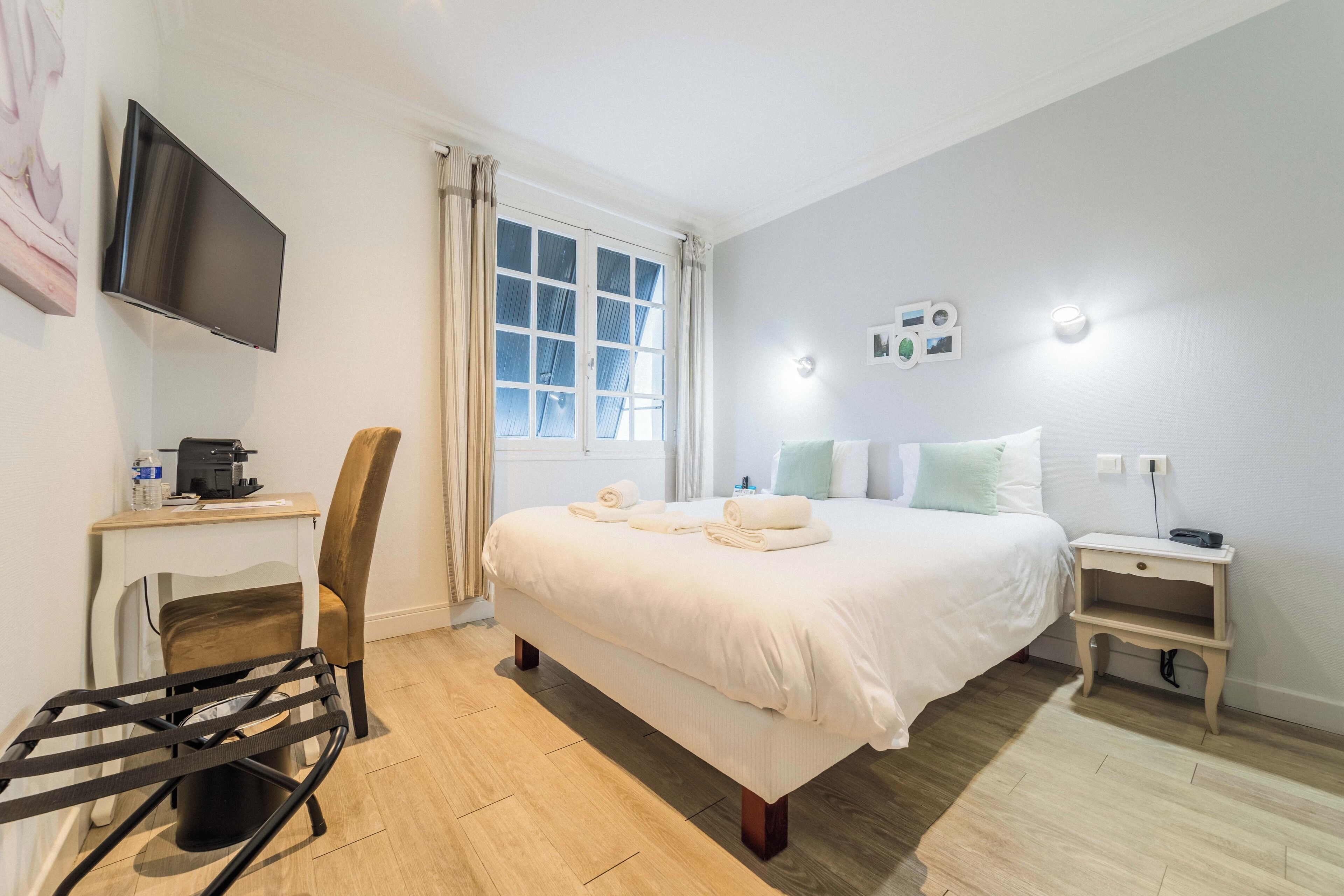 comfort double room | 1 bedroom, desk, free wifi, bed sheets