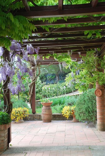 A wonderful country house in the heart of Chianti