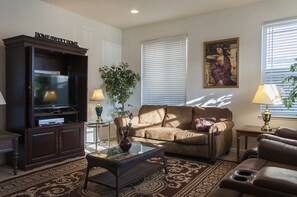 Televisor intel·ligent, llar de foc i reproductor de DVD 