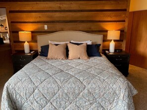 3 habitaciones, escritorio, tabla de planchar con plancha y wifi gratis