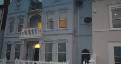 Ahoy Apartment Carrickfergus Front-line Sea-views and Super Comfy!