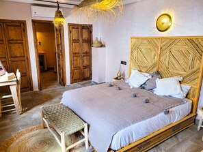 Luxury Triple Room | Frette Italian sheets, premium bedding, down comforters - Dar Chadia (Marrakech)
