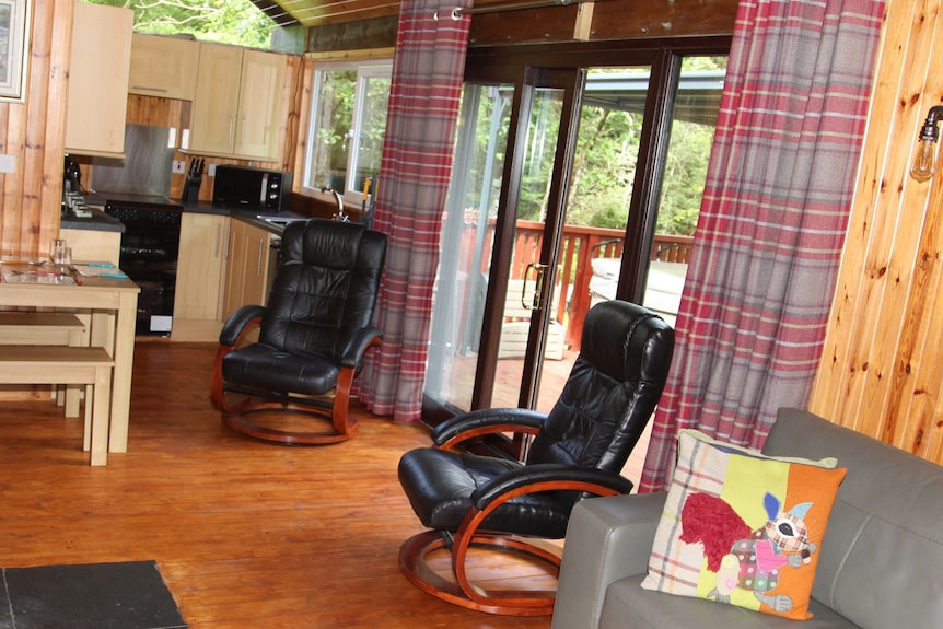 Beautiful Cabin With Electric Hot Tub, Wifi, Wood Burning Stove Close To Loch - Loch Awe