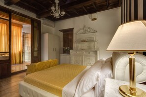 1 chambre, coffres-forts dans les chambres, fer et planche à repasser