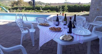 Villa Sofia con piscina y jardín Piedmont UNESCO