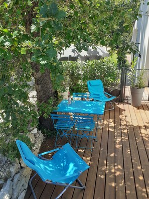 屋外ダイニングエリア