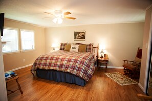 3 makuuhuonetta, silitysrauta/-lauta, vauvan matkasänky, ilmainen Wi-Fi