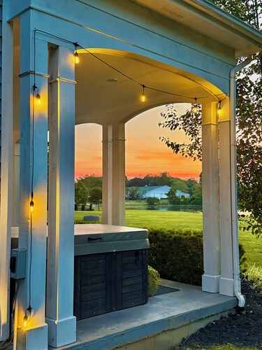  Luxury Suite w/ Pool, Hot Tub & Lake on 40 Acres, Fishing, Swimming, Kayaking