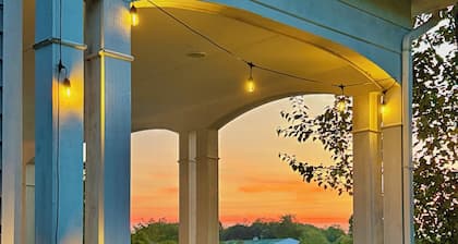 Luxury Suite w/ Pool, Hot Tub & Lake on 40 Acres, Fishing, Swimming, Kayaking