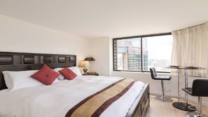 Iron/ironing board, WiFi, bed sheets, wheelchair access - Renovated Specious Studio with Great View (Honolulu)