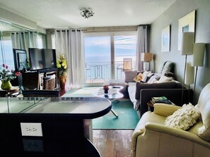 Smart TV, fireplace, DVD player, books