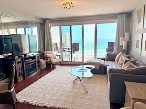 Smart TV, fireplace, DVD player, books