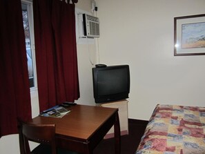 Cots/infant beds, rollaway beds, free WiFi
