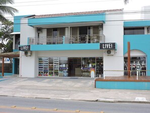 Shopping mall