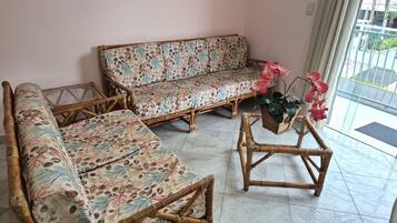 Apartment | Living area | 32-inch flat-screen TV with satellite channels, TV