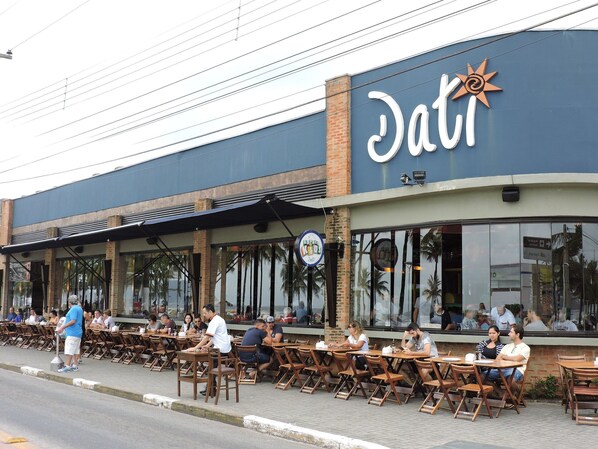 Restaurant - Apartamento Baia Blanca Guarujá (Guarujá)