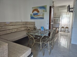 Apartment (03-B) | Dining room - Apartamentos Vilalba Ubatuba (Ubatuba)