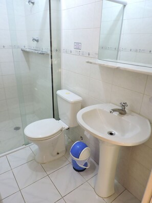 Family Apartment | Bathroom | Shower, towels