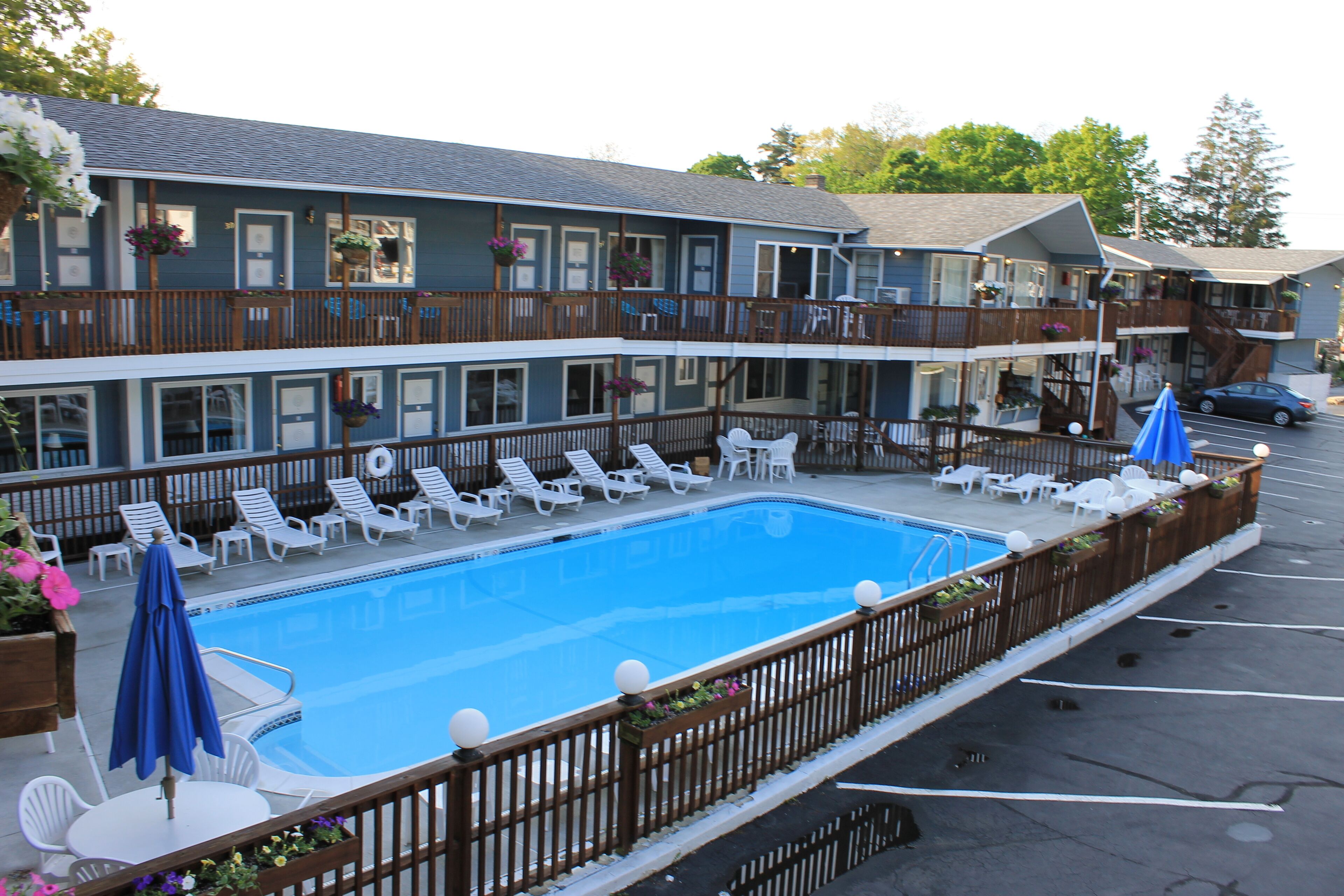 Sesongbasert utendørsbasseng