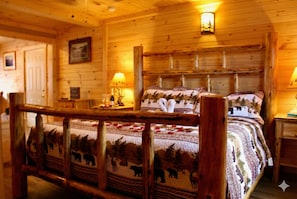 Studio | Desk, iron/ironing board, free WiFi, bed sheets - Lake Haven Motel (Lake George)
