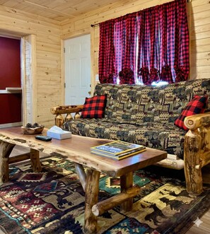 套房 | 起居区 | 40-英寸智能电视（配备数码频道）