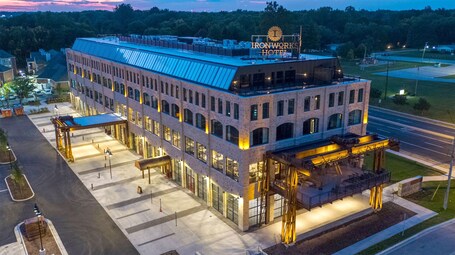 Ironworks Hotel Indy - Image 3