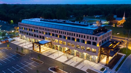 Ironworks Hotel Indy - Image 15