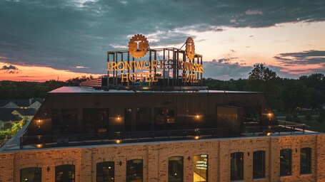 Ironworks Hotel Indy - Image 9