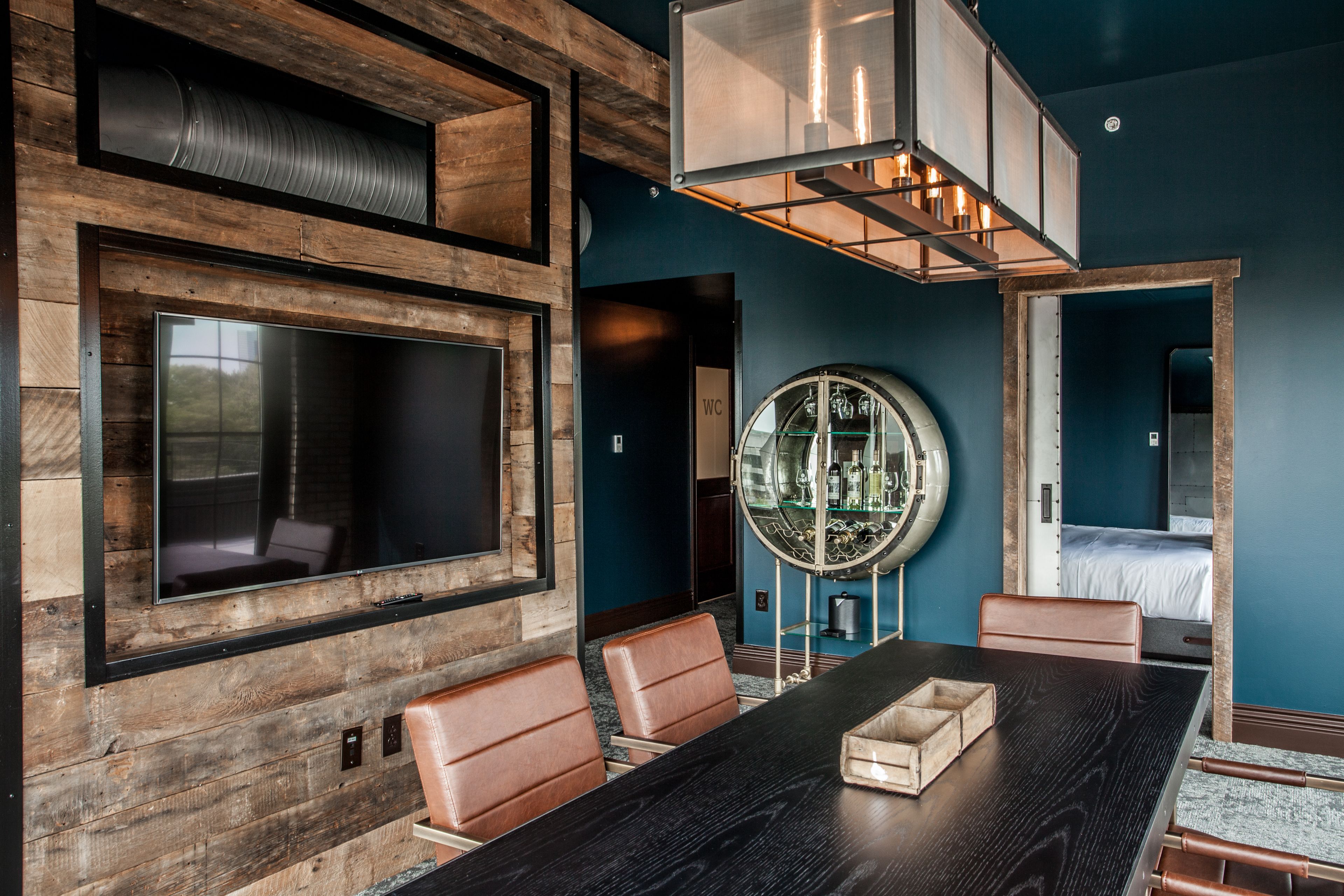 Founders Suite | In-room dining