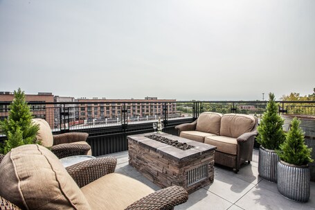 Ironworks Hotel Indy - Image 18