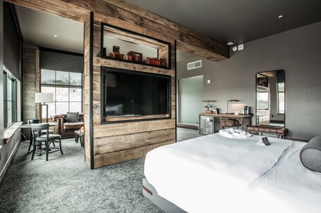 Ironworks Hotel Indy - Image 58