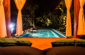 Kolam renang terbuka