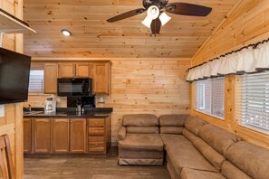 Casa de campo, 2 habitaciones | Sala de estar | Televisión de pantalla plana 