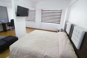 Junior Suite, 1 Double Bed | Desk, free WiFi - Hotel Regina (Cochabamba)