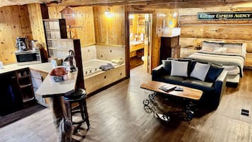 Familien-Ferienhütte (House of Poverty) | Schallisolierte Zimmer, Zustellbetten, kostenloses WLAN, Bettwäsche