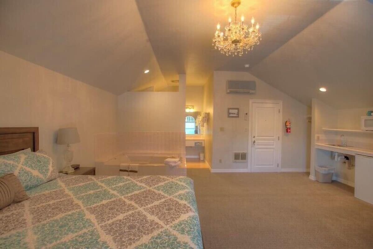 Suite, 1 King-Bett, Nichtraucher (Bridal, Futon, Third Floor)