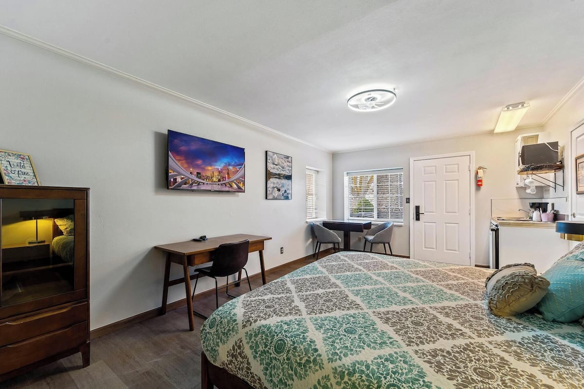 1 bedroom, soundproofing, free WiFi, bed sheets