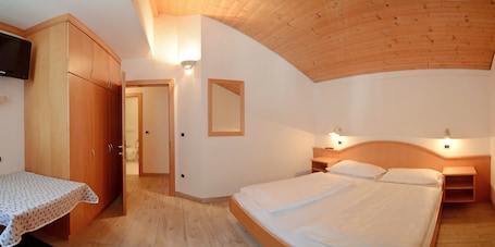 Apartment, 2 Bedrooms | Premium bedding, in-room safe, soundproofing, free cribs/infant beds