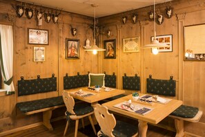 Colazione a buffet a pagamento, servita tutte le mattine 
