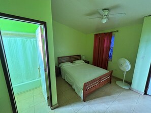 Premium bedding, in-room safe, soundproofing, iron/ironing board - Arawak Hotel (Léogâne)