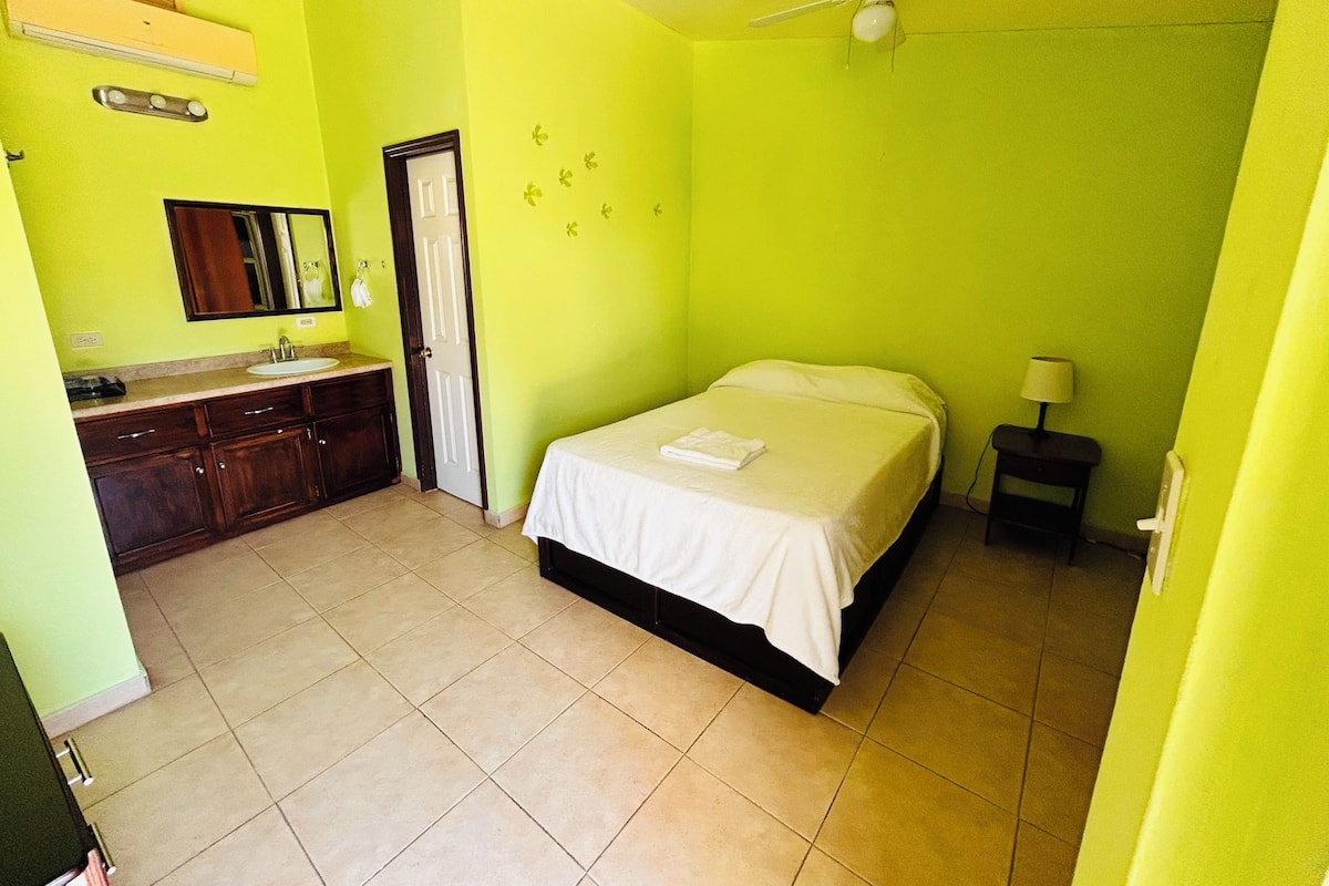 1 Schlafzimmer, hochwertige Bettwaren, Zimmersafe