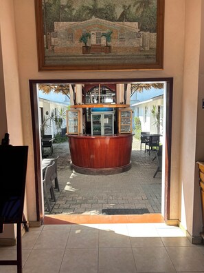 Bar (on property) - Arawak Hotel (Léogâne)