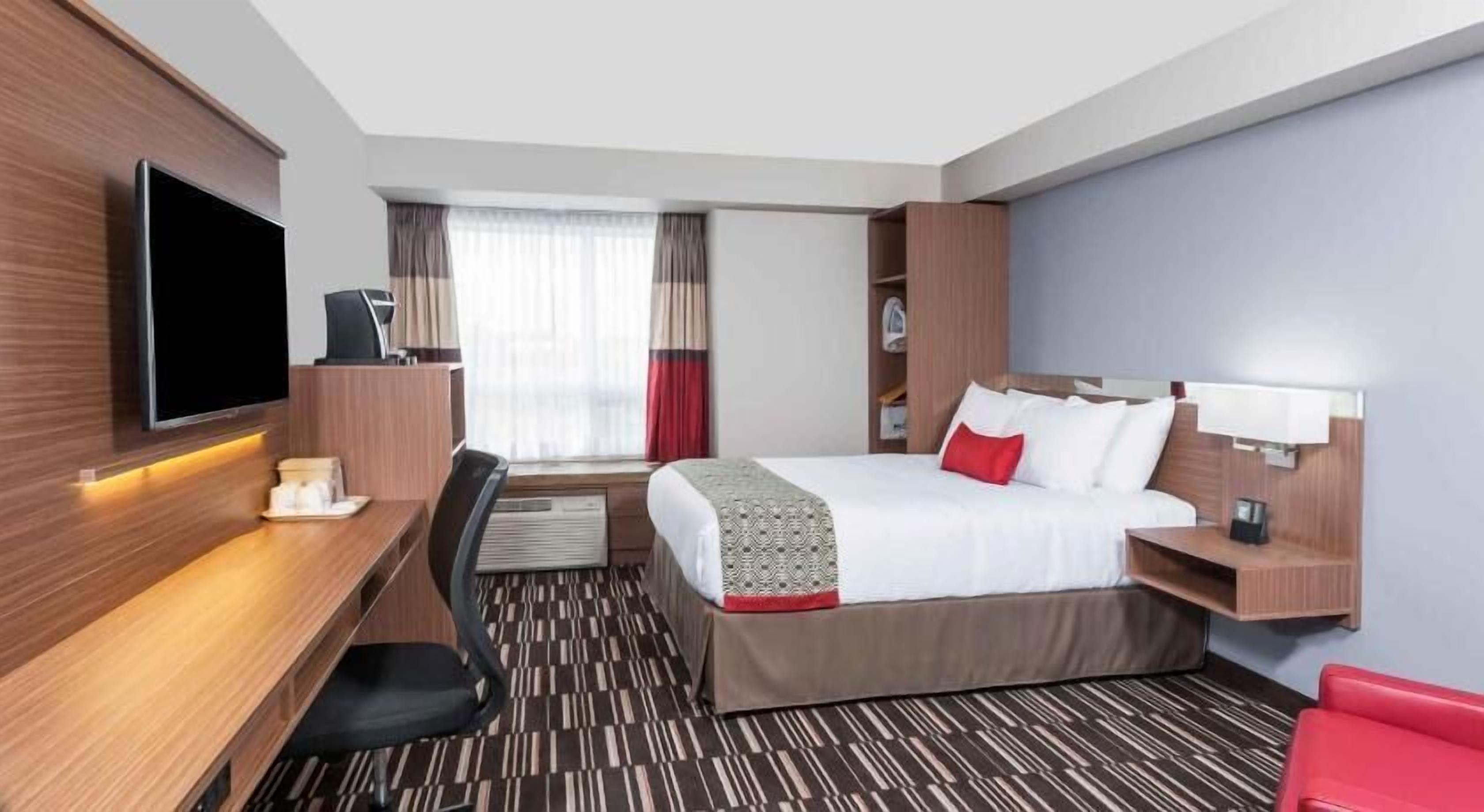 Bureau, rideaux occultants, fer et planche à repasser, Wi-Fi gratuit